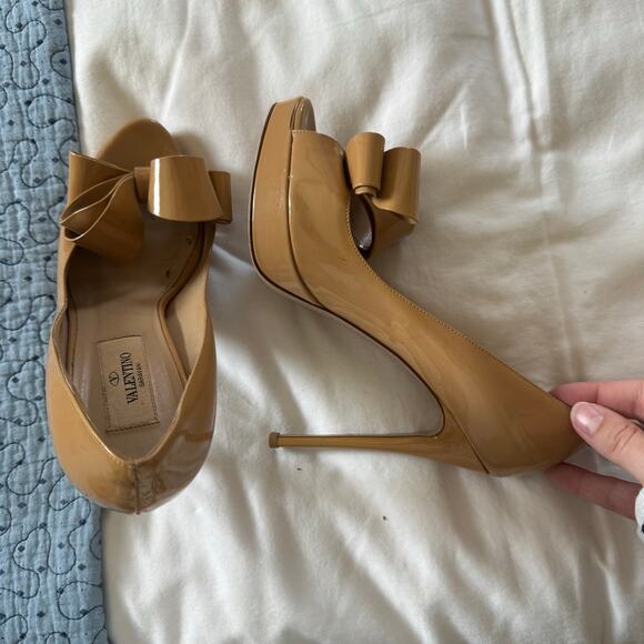 VALENTINO Patent Leather Pump With Bow Tan Size 37 peep toe casual - Picture 9 of 11